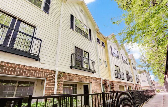 Home in a gated community with no back neighbors