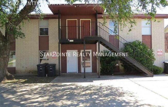 2 beds, 1 bath, 806 sqft, $725