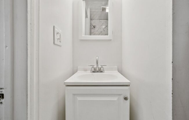 1 bed, 1 bath, 650 sqft, $1,250, Unit A16