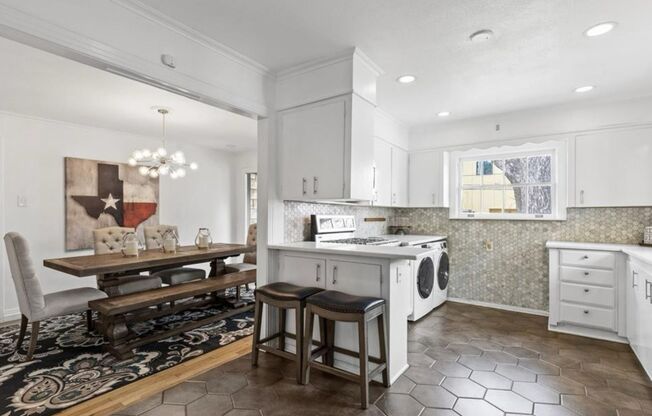 TCU - 3248 Cockrell Avenue