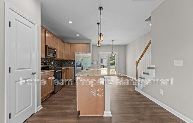 214 N GUTHRIE