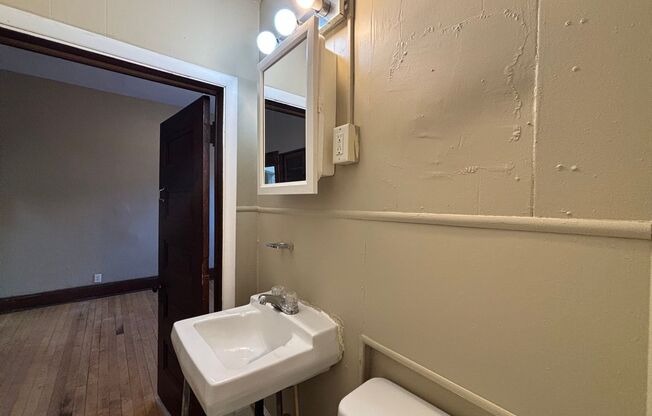 1 bed, 1 bath, 433 sqft, $899, Unit 10A