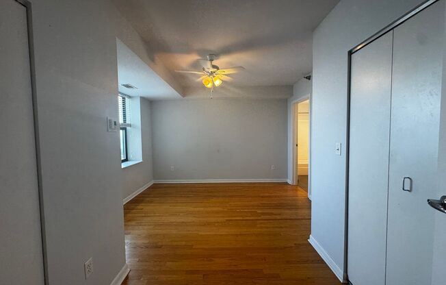 2 beds, 2 baths, $2,400, Unit 401