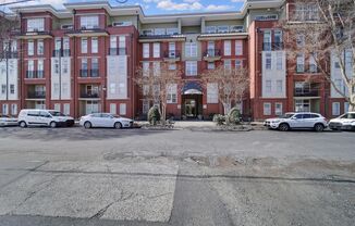 Beautiful 2 Bed 2 Bath Condo in Dilworth!