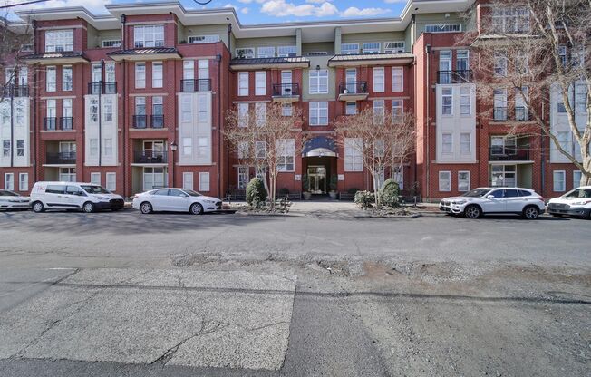 Beautiful 2 Bed 2 Bath Condo in Dilworth!