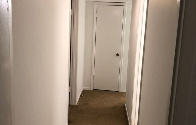 2 beds, 2 baths, $2,000, Unit # 204
