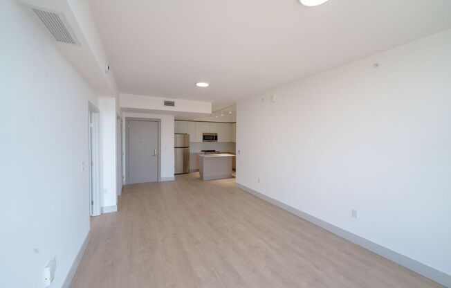 3 beds, 2 baths, 1,299 sqft, $3,600, Unit 525