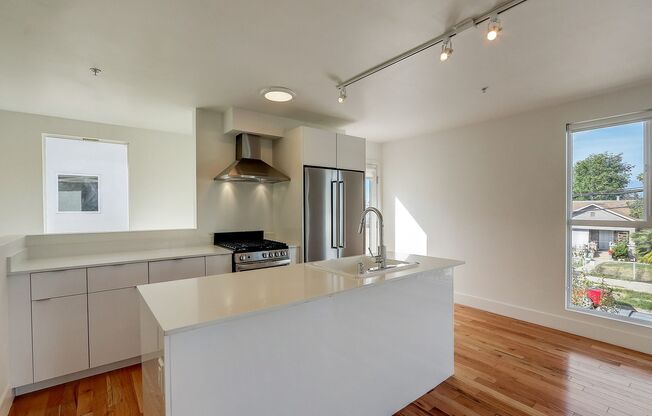 2728 OREGON ST
