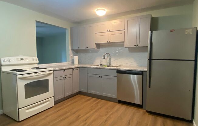 2 beds, 1 bath, $1,700