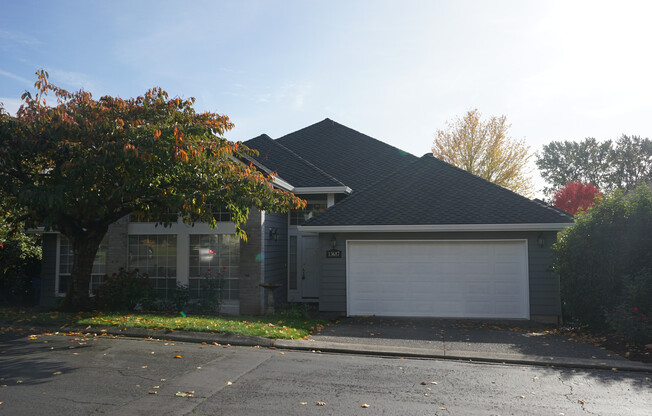 Gorgeous Remodeled Home for Lease in Steamboat Landing - 13617 SE 36th St