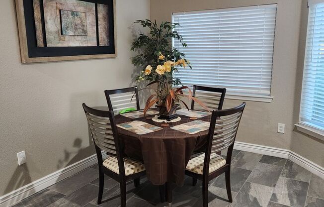 2 beds, 2 baths, $1,900, Unit Unit 1009