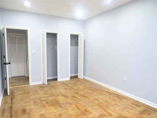 387 E 54 ST