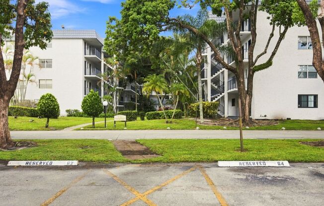 Beautiful 2-Bedroom 2-Bath Condo with Lake View