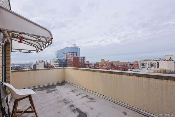 138 12 NORTHERN BLVD