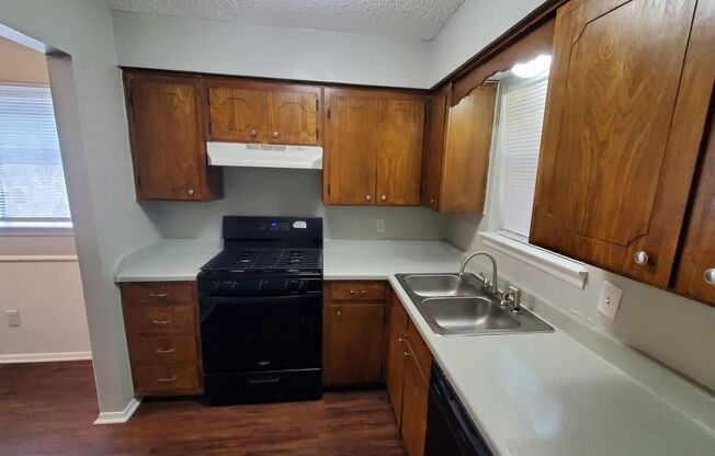 3 beds, 2 baths, $1,725