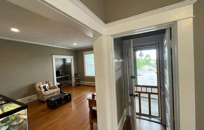 456 LAFAYETTE AVE SE