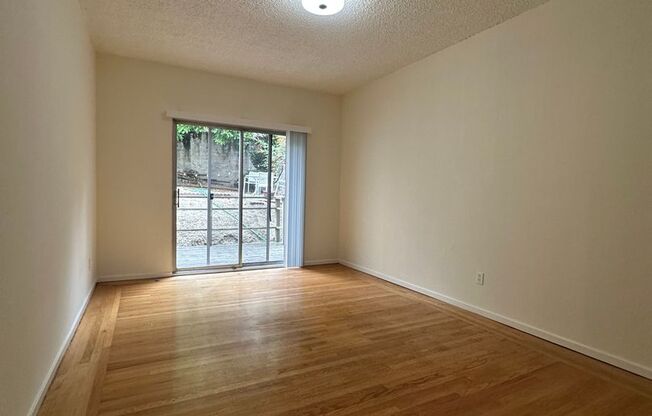 1230 Hyde Street (744r)