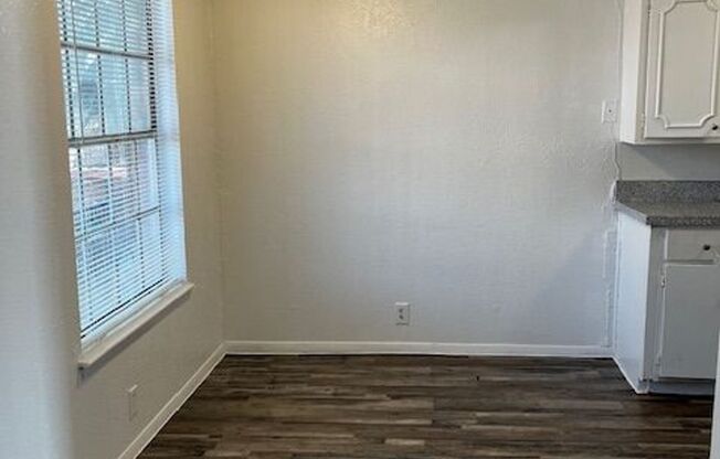 2 beds, 1 bath, 1,000 sqft, $1,500, Unit 203