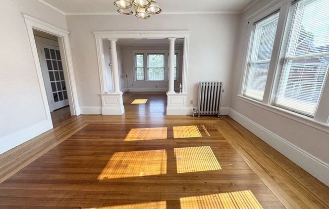 26 EMERALD ST