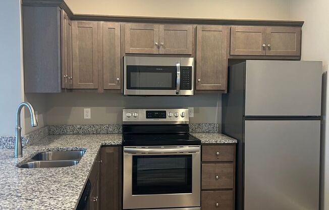 1 bed, 1 bath, 650 sqft, $775, Unit 114