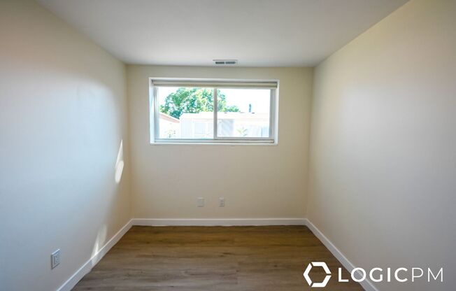 2 beds, 1 bath, 950 sqft, $1,200