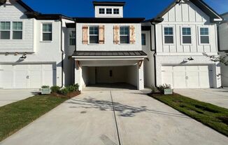 Lovely newer construction home in The Townes of Auburn!