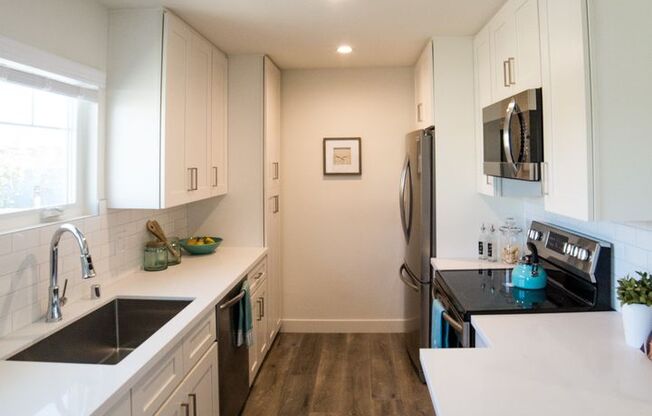 201 S Broadway TIC (12th St/2500 Matthews)