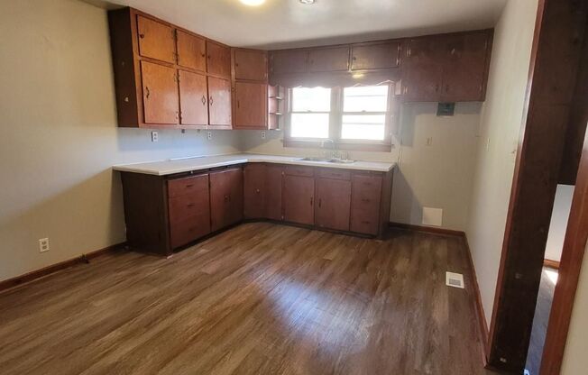 $795 - 2 bed 1 bath - Single Family Home