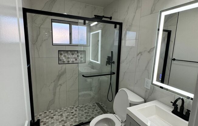 Beautiful 3 Bedroom 2 Bathroom Single family home