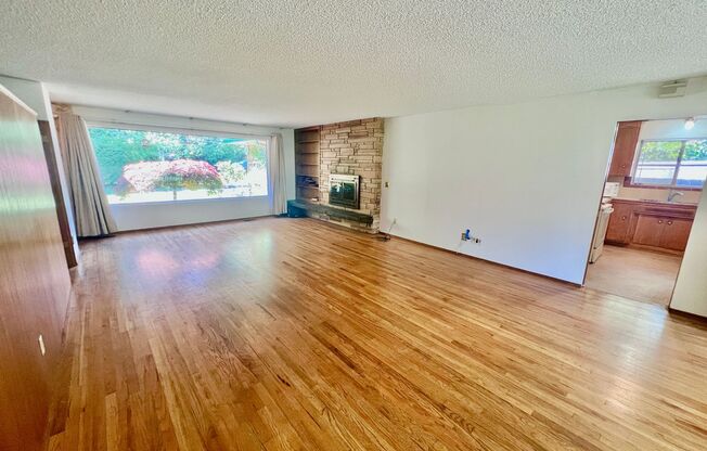 3bd/.75ba Seattle Home