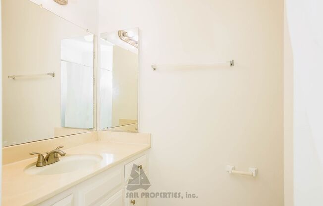 1 bed, 1 bath, $2,150, Unit #56