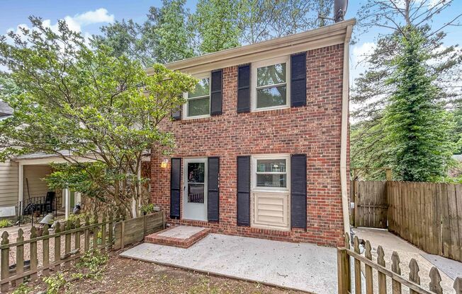 Spacious 2 BR/2.5 BA Townhome in Marietta – Prime Location Near I-75!