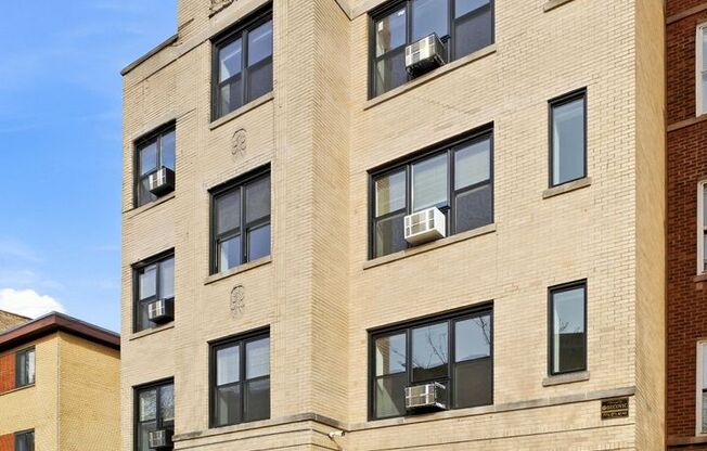 Studio, 1 bath, 229 sqft, $1,350, Unit 103