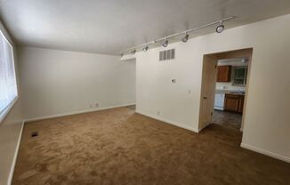 2 beds, 1 bath, 850 sqft, $1,245, Unit B