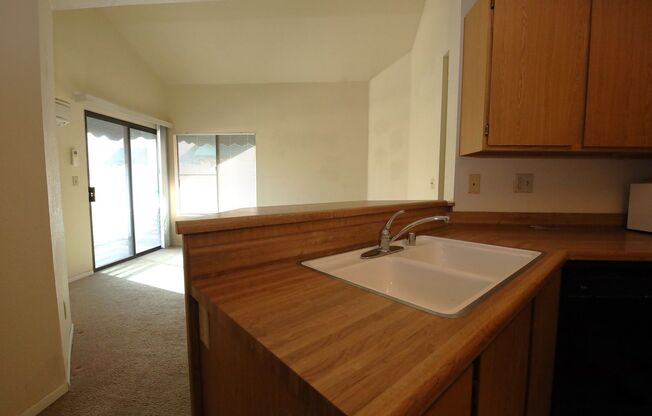 1 bed, 1 bath, $950, Unit # 204