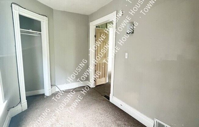 499 W AVE