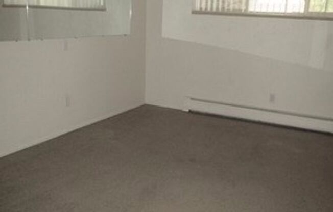 2 beds, 2 baths, $1,720, Unit 660-103