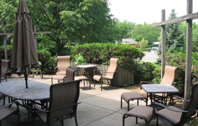 2 beds, 1.5 baths, 893 sqft, $1,395, Unit 202