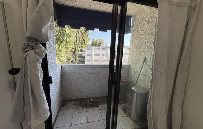 3 beds, 2 baths, 1,282 sqft, $2,795, Unit 313