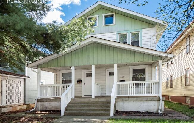1359 N 6 ST
