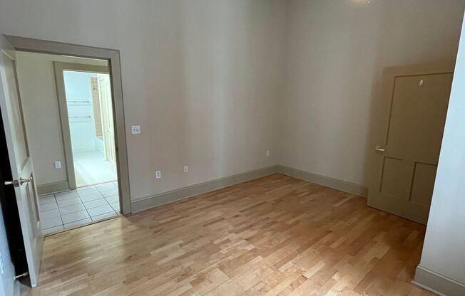 3 beds, 1 bath, 1,185 sqft, $1,952, Unit 307