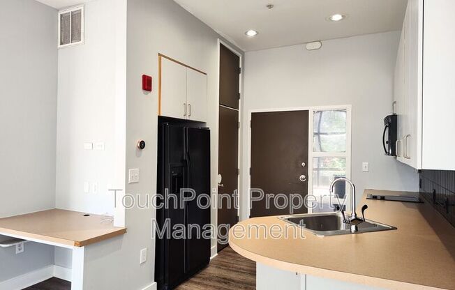 514 W. 10th Street Apt:203