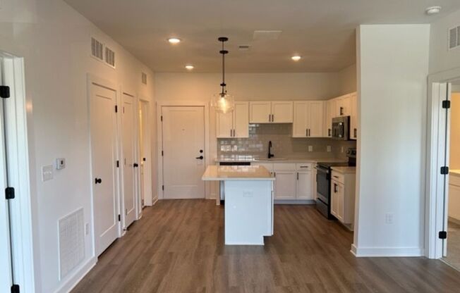 Beautiful New Construction Within Minutes to Downtown!
