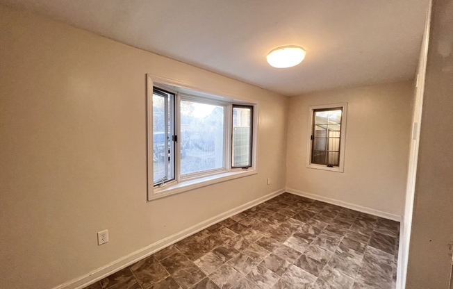 3 beds, 1 bath, 1,000 sqft, $2,900, Unit 1