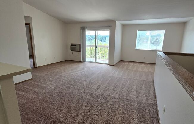 2 beds, 1 bath, 1,010 sqft, $1,269, Unit PL   7602
