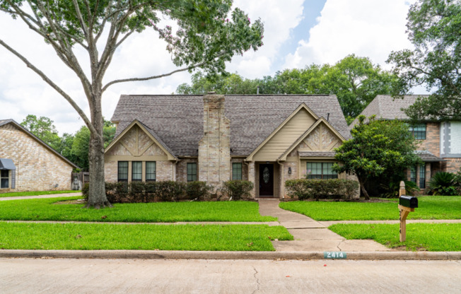 2414 CYPRESS HL