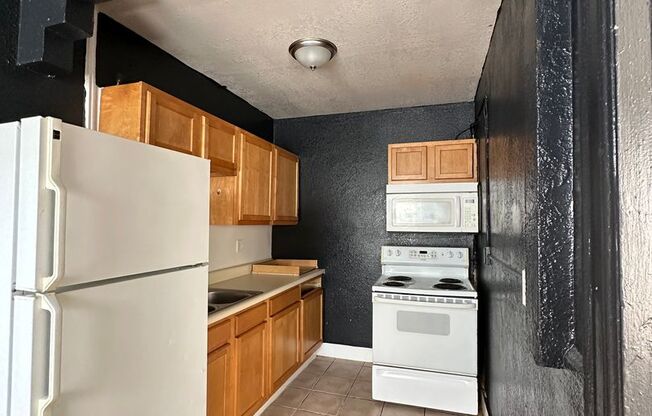 1 bed, 1 bath, $750, Unit 201