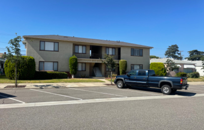 211 W FAIRVIEW