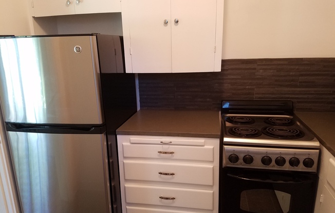 1 bed, 1 bath, 686 sqft, $1,525, Unit 38