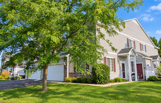 Beautiful Boulder Ridge end unit townhome w/upgrades throughout!